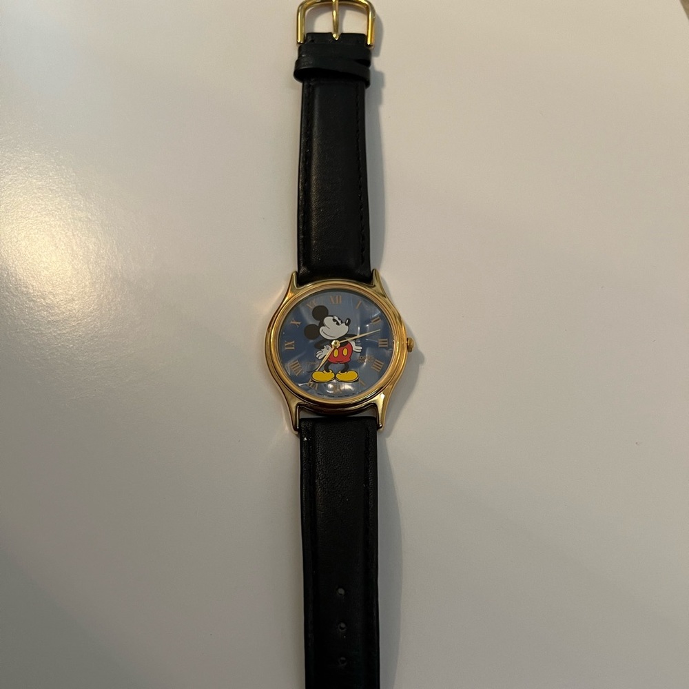 Mickey Mouse Watch - Picture 2 of 4